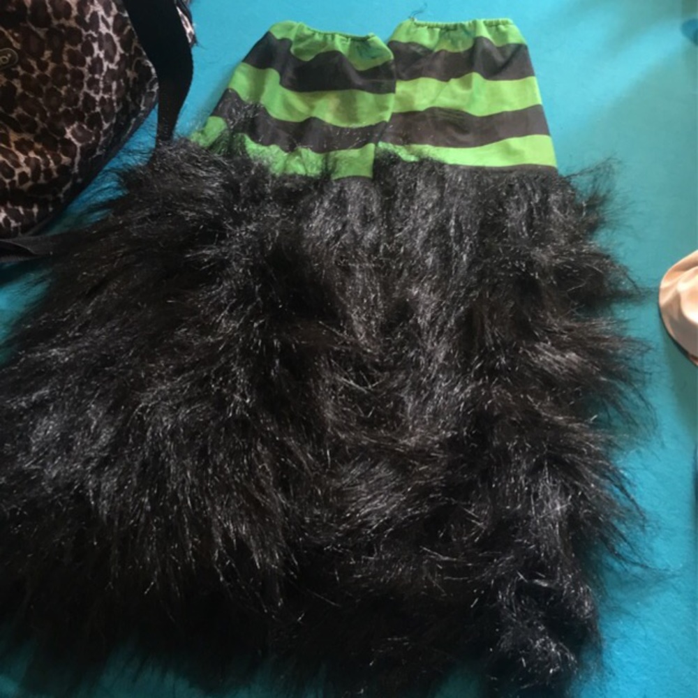 Fuzzy leg warmers ✨16 inch✨